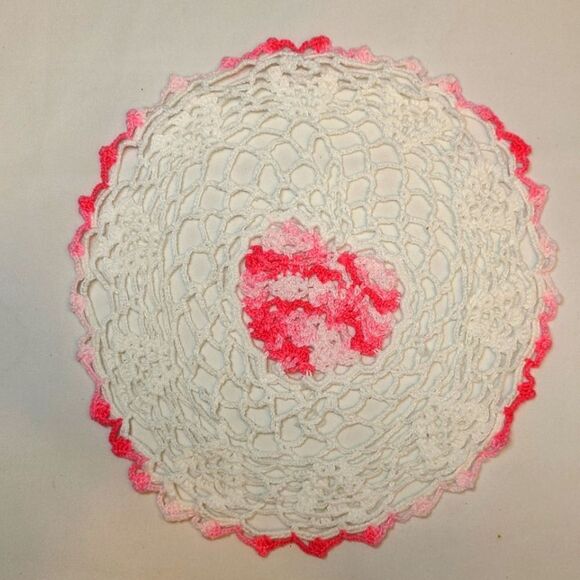 LOT OF 6, VINTAGE linens, towel, doily, Handkerchief embroidered - Picture 5 of 8